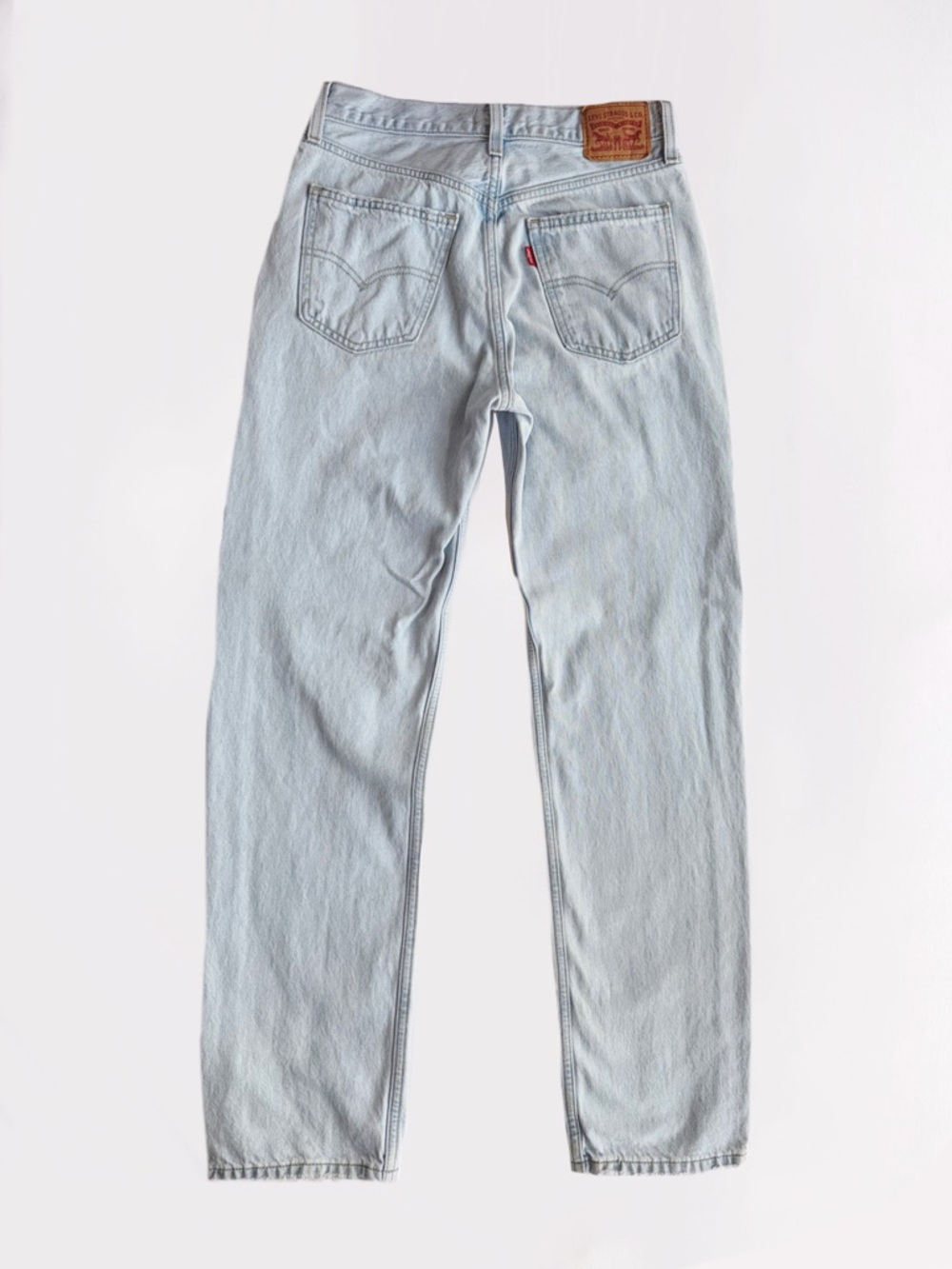 Levi’s Women's Light Blue Straight Leg Jeans with Knee Rips - Picture 2 of 7